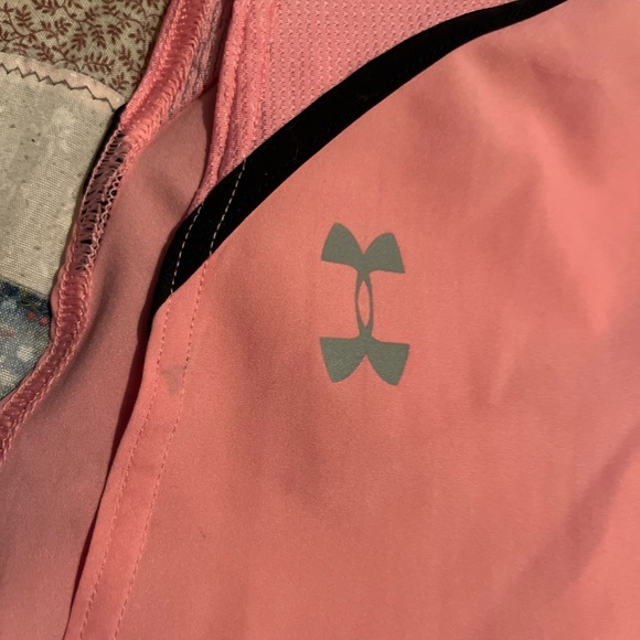 Under armor athletic shorts - Picture 2 of 3